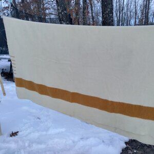 Vintage Hudson Bay Company 6-point 100% wool blanket, Cream and Gold